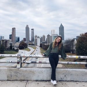 Meet your Posher, Alexxus